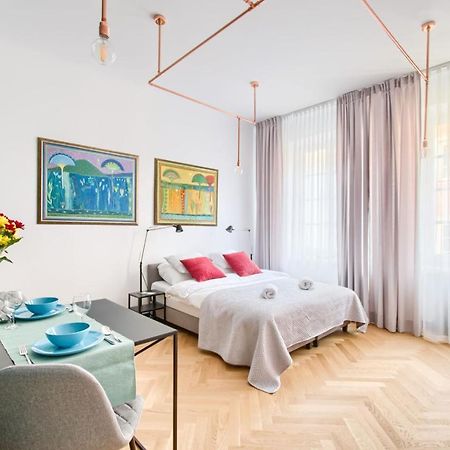 P&O Serviced Apartments Old Town Square Studio Varsovie Extérieur photo