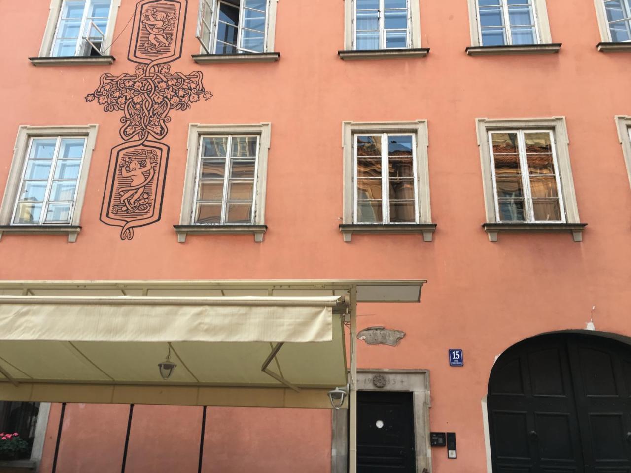 P&O Serviced Apartments Old Town Square Studio Varsovie Extérieur photo